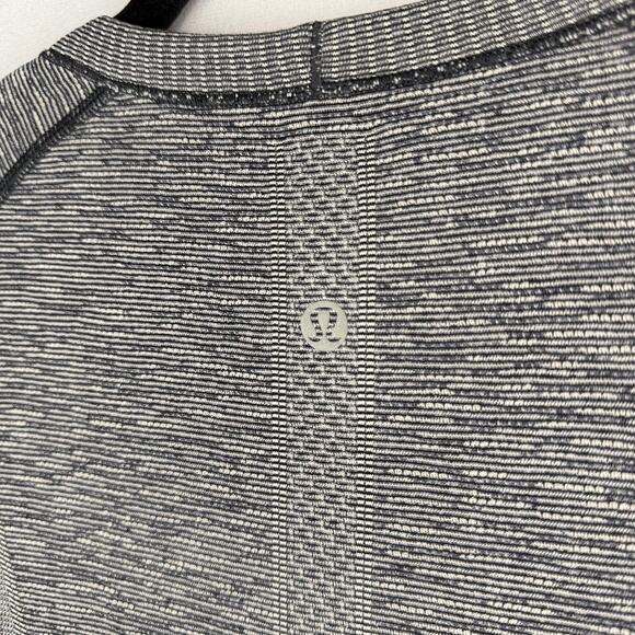 Lululemon Run: Swiftly Tech Short Sleeve Size 10 - Picture 5 of 8